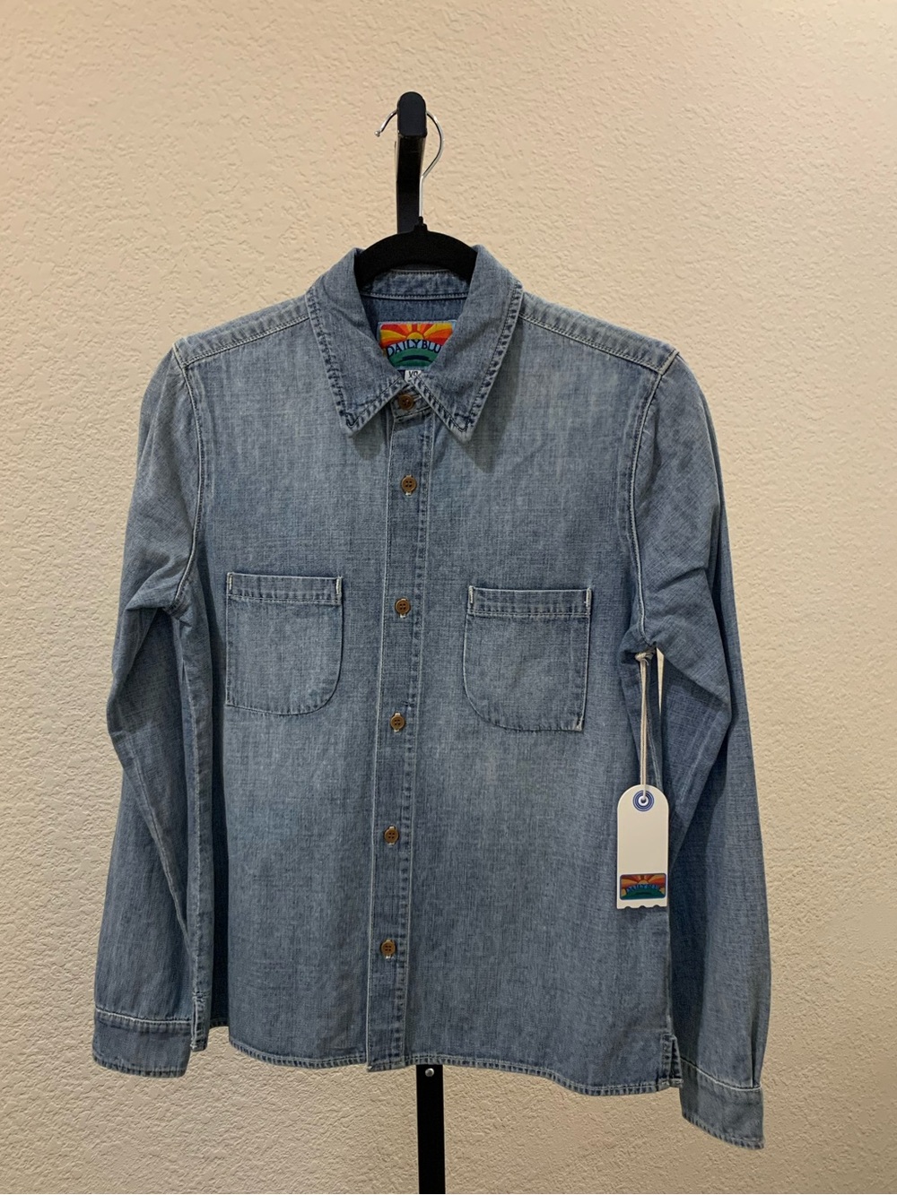 DAILY BLUE Women's “Birdie in the Pond” vintage wash Button Down Denim Shirt XS